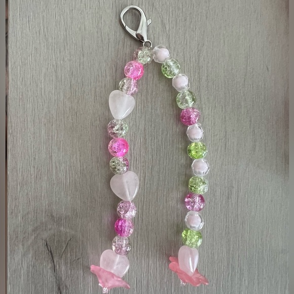 Handmade Green and pink heart and flower keychain - Picture 3 of 3